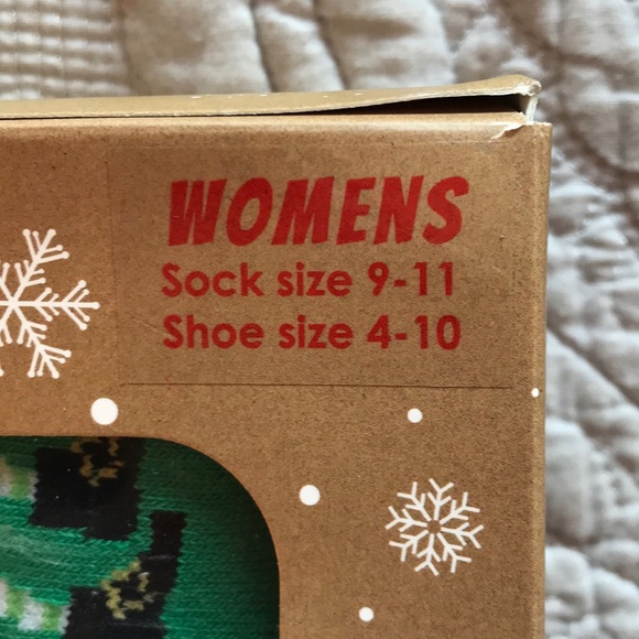 5 Pairs of Holiday Socks Size 9-11 - Picture 2 of 7